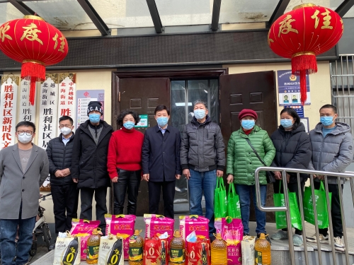 王建勇带队赴结对社区开展节前慰问